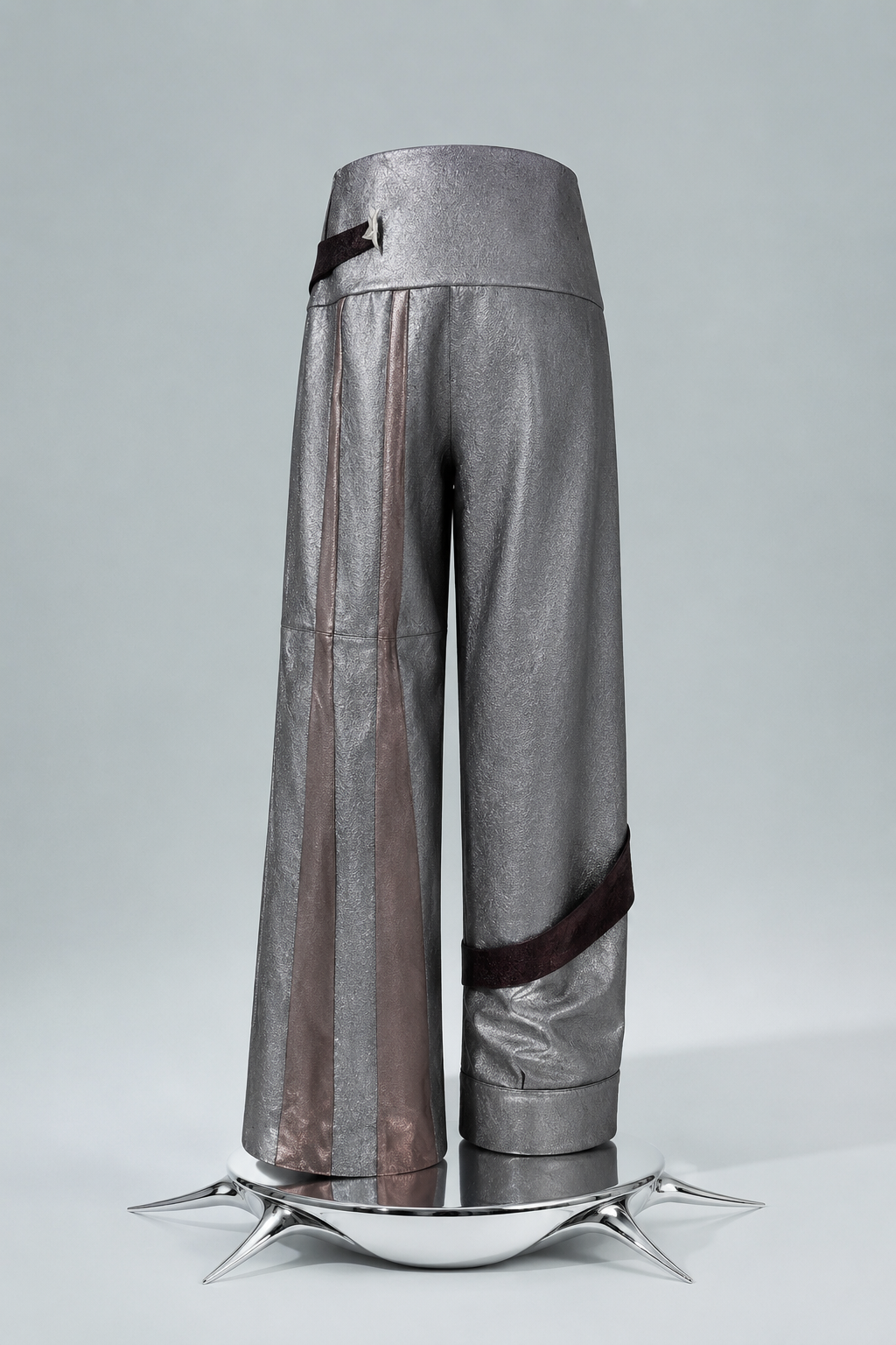 ORION VEIL(MEN) ：Asymmetric Metallic Leather Hybrid Trousers