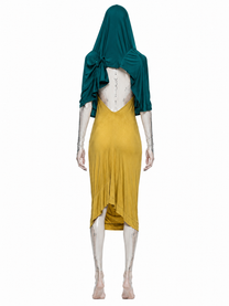Robe en jersey de soie de luxe drapée jaune + bonnet foulard en jersey vert et cuir de soie