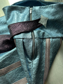 ORION VEIL(MEN) ：Asymmetric Metallic Leather Hybrid Trousers