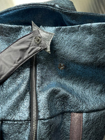 ORION VEIL(MEN) ：Asymmetric Metallic Leather Hybrid Trousers